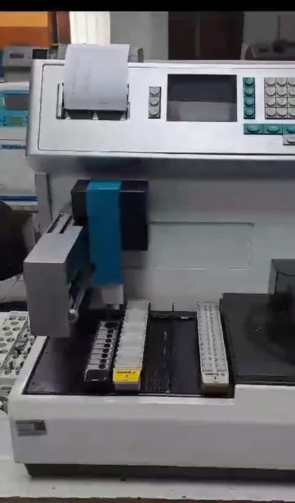 Cobas Mira - Aparelho automático para Bioquímica