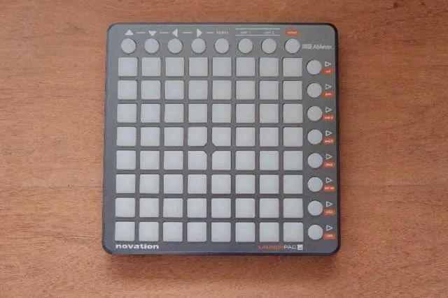 Interface Controladora Novation Novation launchpad S - Foto 3