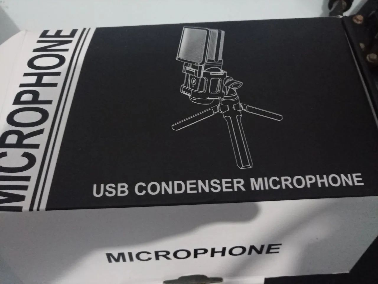 Microfone USB Condensador com Tripé para Streaming e Gravação