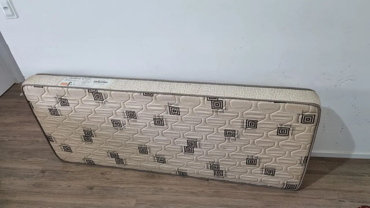 Estante, barzinho e colchão à venda - Foto 6