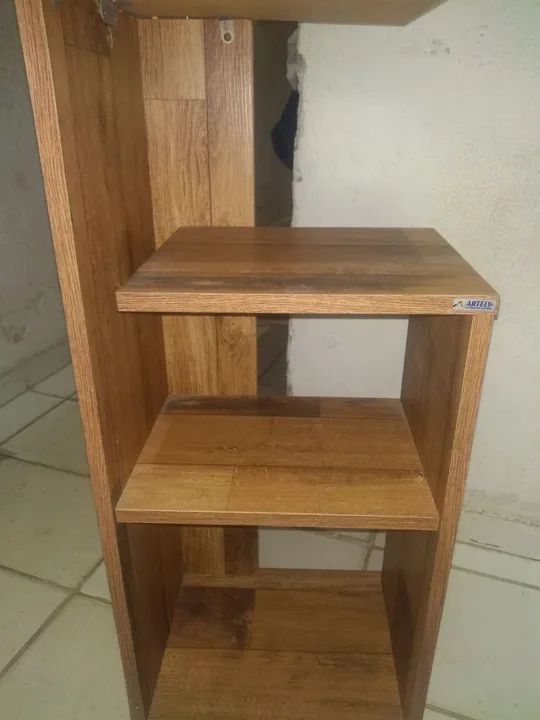 Rack de madeira com 4 prateleiras ARTELY