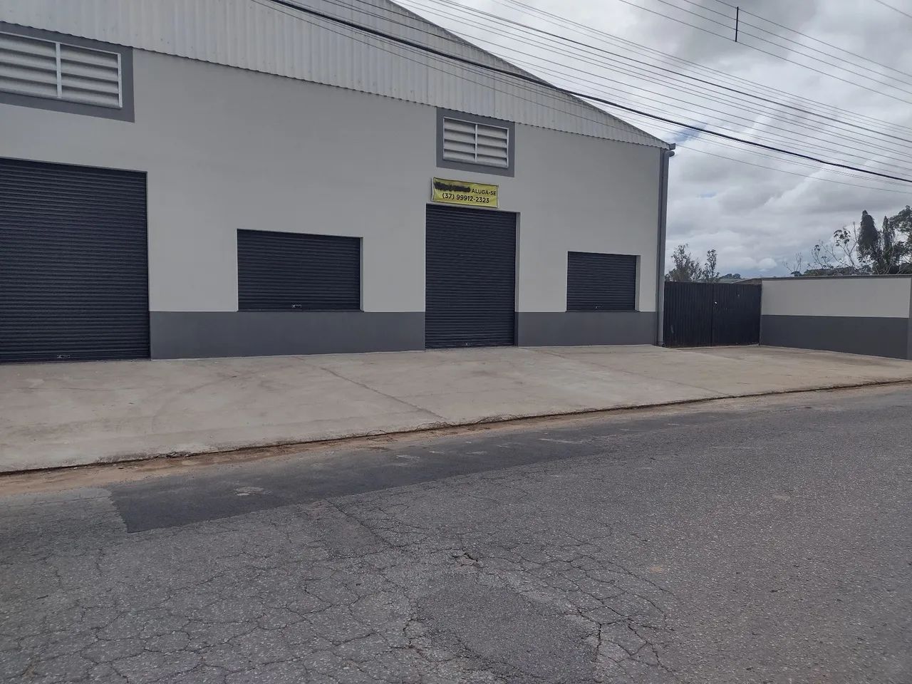 Aluga-se ou vende-se galpão  em ótima localização! - Foto 2