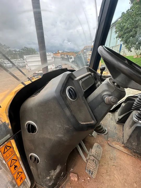 Retroescavadeira JCB 3CX 2019 4X4  - Foto 5