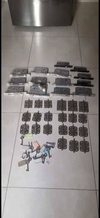 Fechaduras e Dobradiças a partir de R$ 40. 