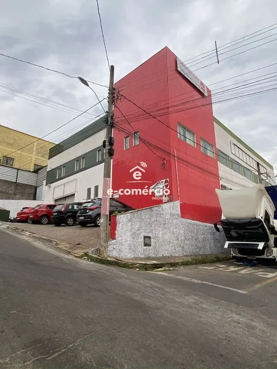 Prédio com área de galpão, no bairro Dona Julieta, para aluguel em Lavras.