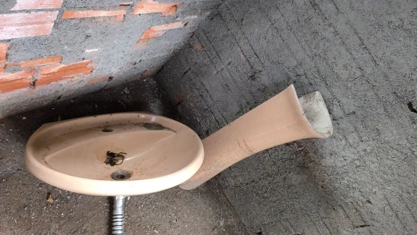 Conjunto de pia e vaso para banheiro marrom - Foto 6