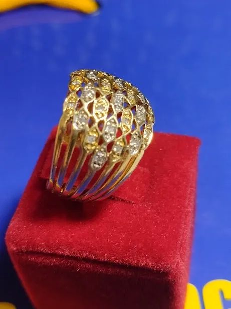 Anel Brilhantes 0.50 mm 5.70 Gramas Topo 16 mm                          - Foto 4