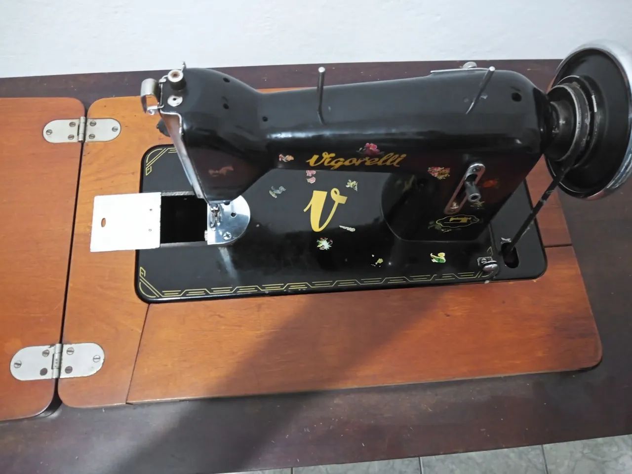 Máquina de Costura Vigorelli Antiga - Foto 2