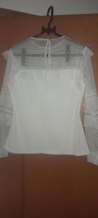 Blusa branca de renda da NUSCA - Foto 2