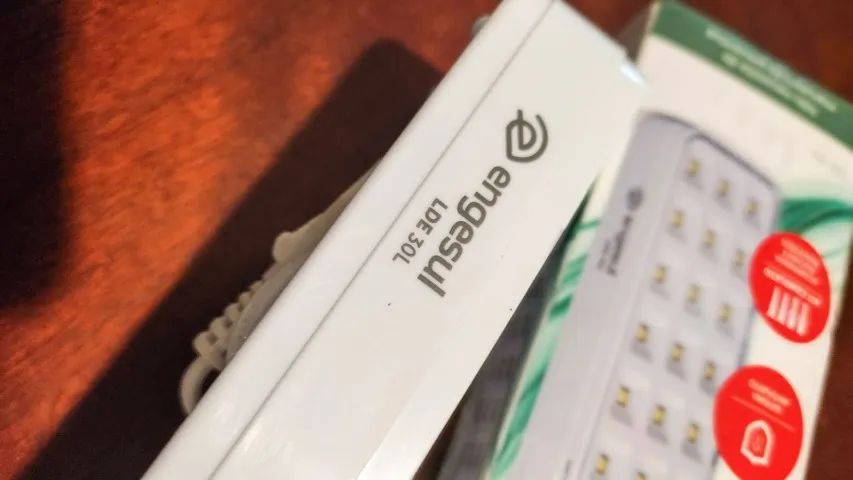 Lâmpada/luminária de Emergência - Foto 5