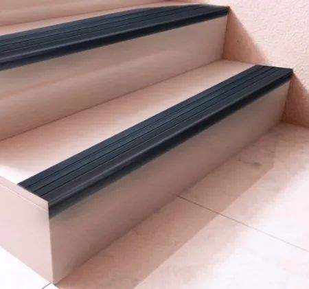 TESTEIRA DE PVC PARA ESCADA COM 5MTS  - Foto 3