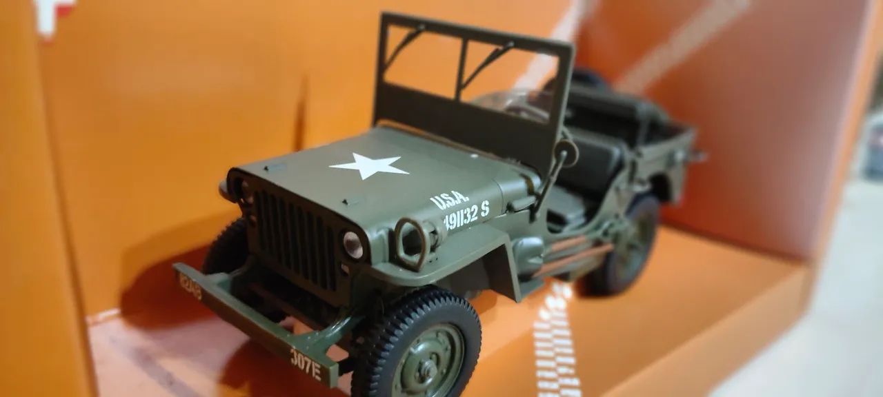 Jeep Militar UT - 1:18