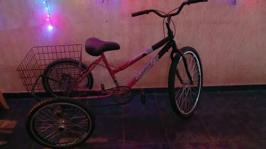 Triciclo Bicicleta 3 Rodas Aro 26 - estado nova ! - Foto 3