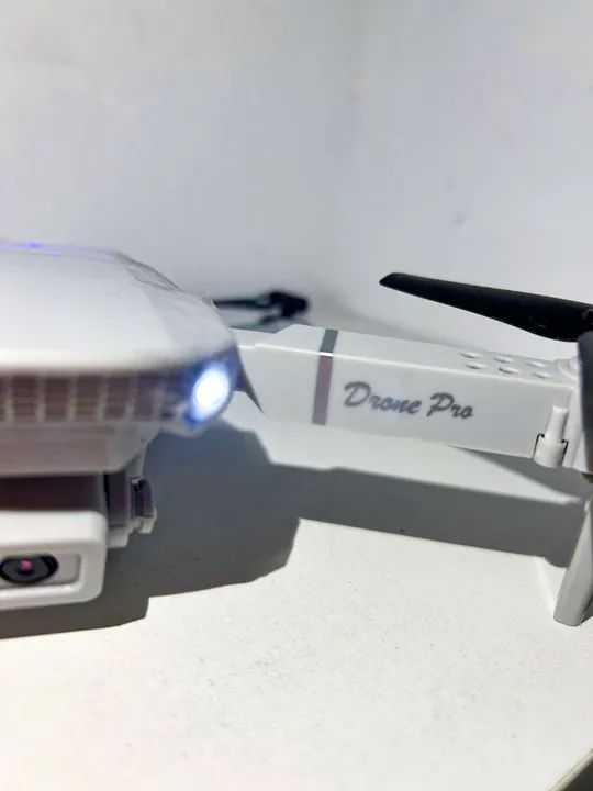 Drone E88 PRO 2 câmeras - Foto 3
