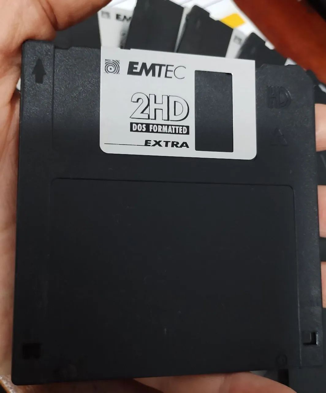 Caixa de Disquetes 3.5" 2HD EMTEC - 10 Unidades - Foto 4