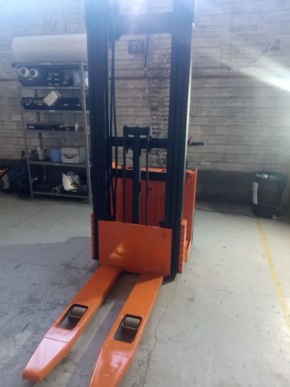 EMPILHADEIRA PATOLADA 1500KG 6MT - Foto 3