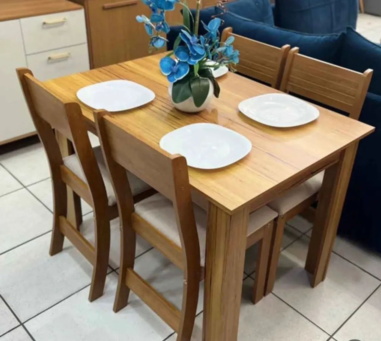 Mesa 4 Cadeiras Palace/Perla Mel/Veludo Marfim