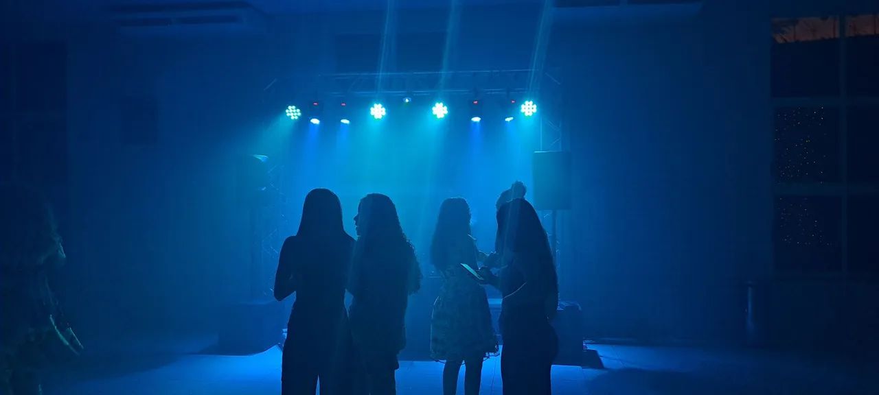 Aluguel de som , luz , palco e DJ pra eventos - Foto 2