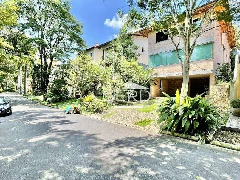 Casa 4 Dorms (2 Suítes) em Condomínio com Lazer Cotia/SP Locação