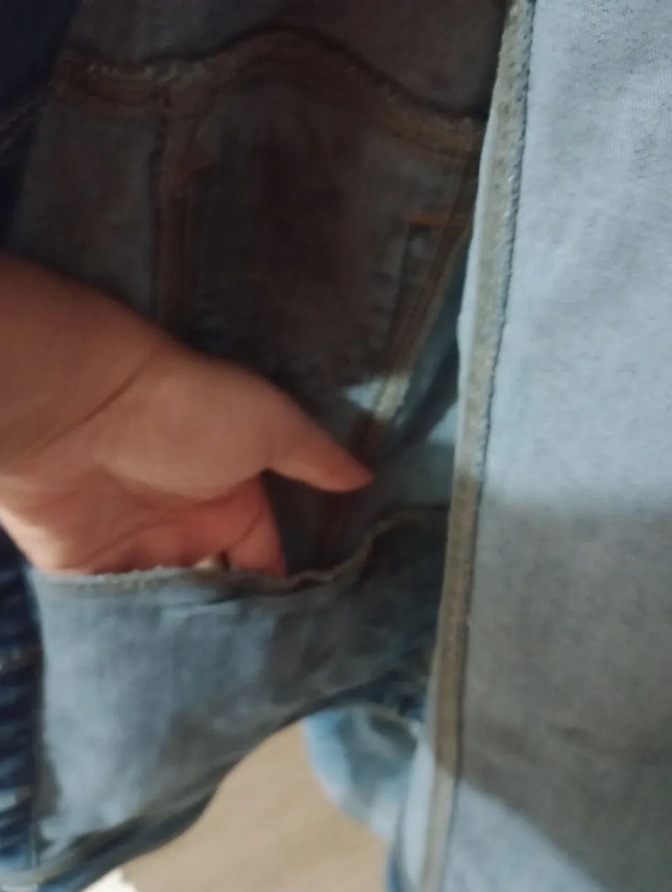 Jaqueta jeans com Lycra,com bolsos internos . - Foto 5