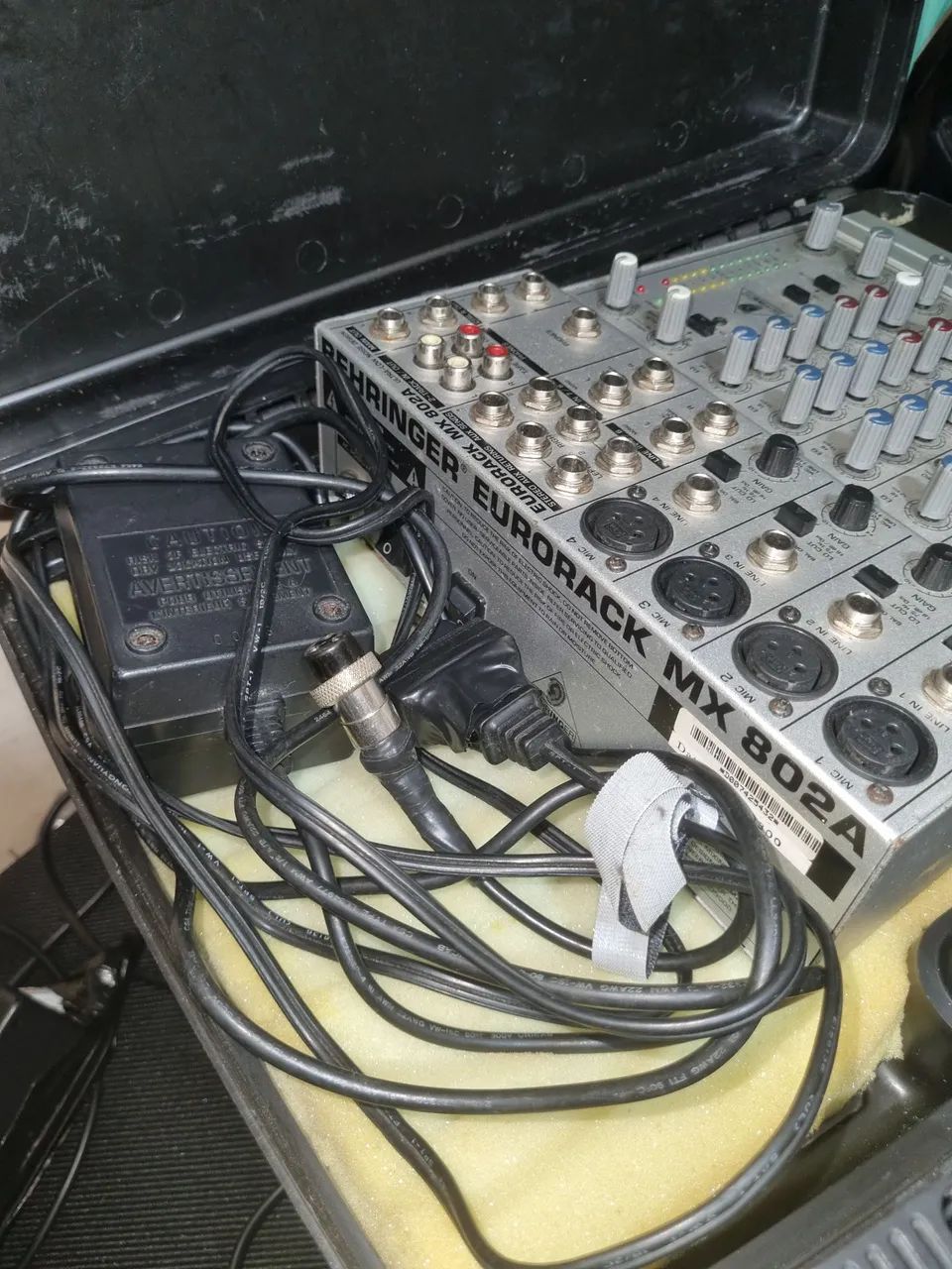 Mesa de Som Behringer Eurorack MX802A - Foto 3
