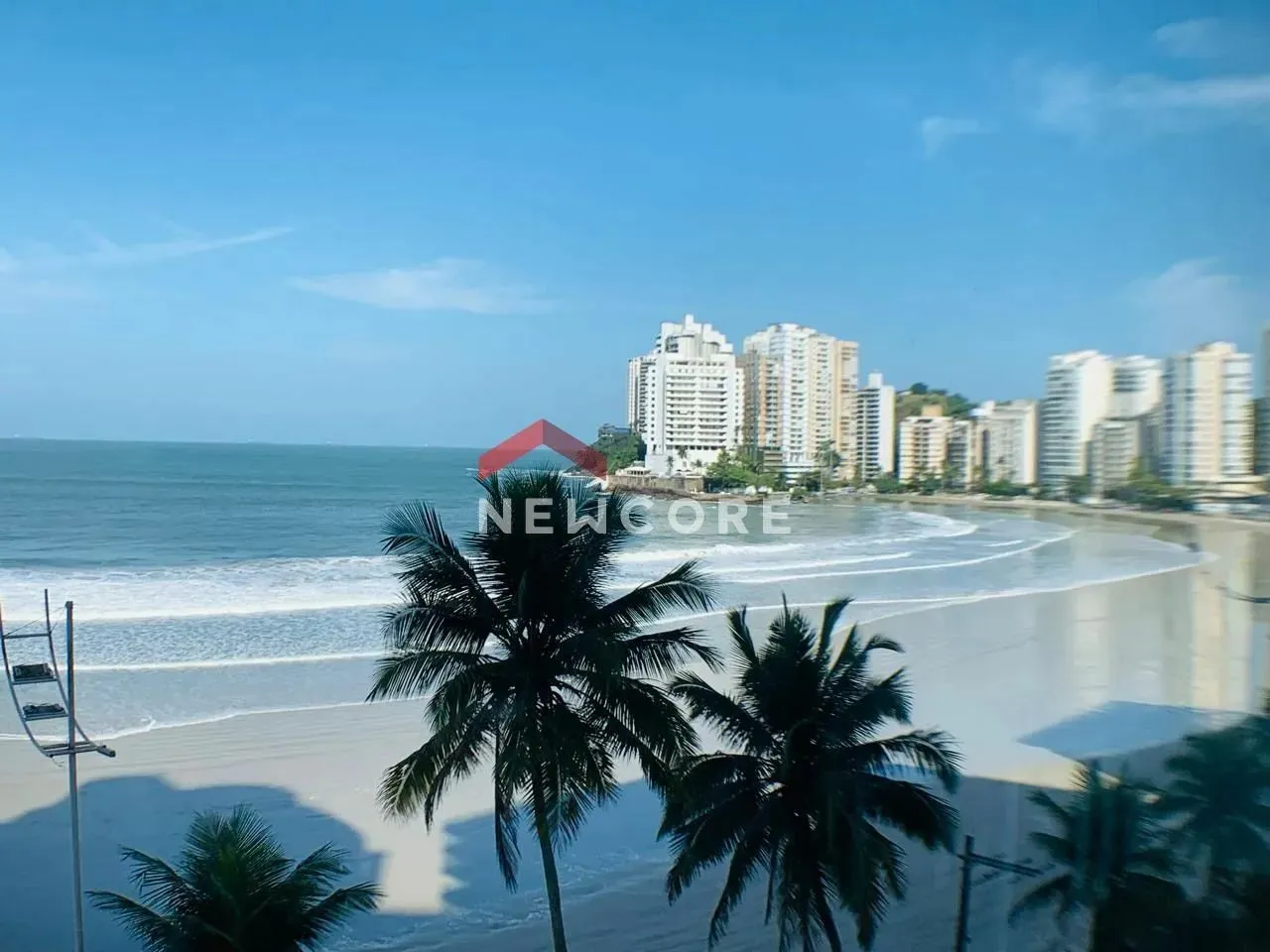 Apartamento em Avenida General Monteiro de Barros - Vila Luis Antônio - Guarujá/SP