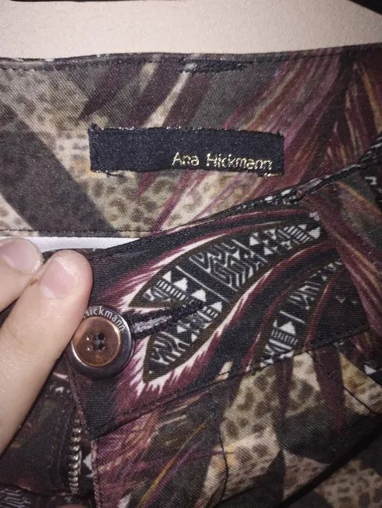 Calça estampada Ana Hickmann. ORIGINAL. COM ELASTANO. TAMANHO P. - Foto 4