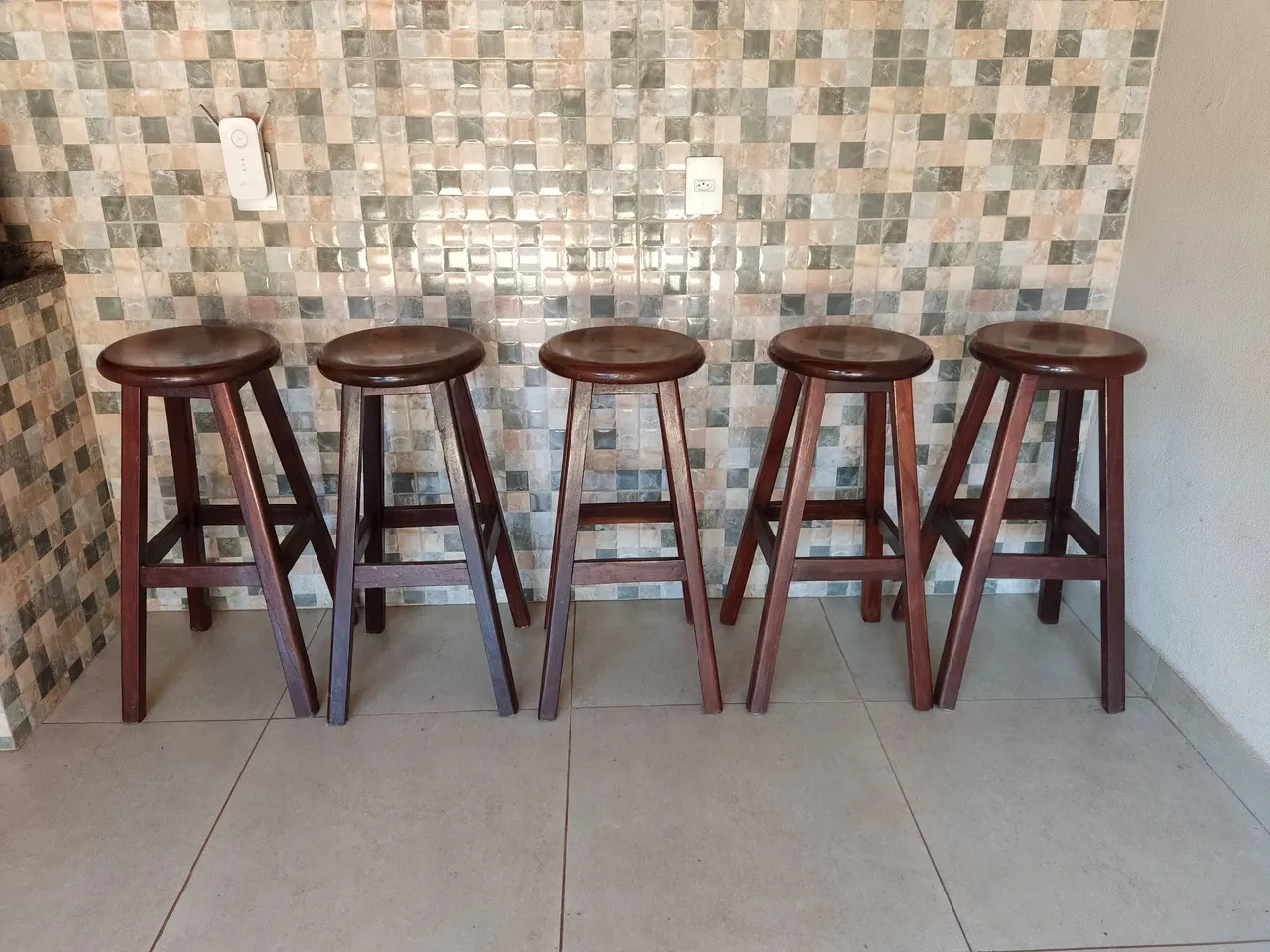Conjunto 5 Banquetas de Madeira Maciça