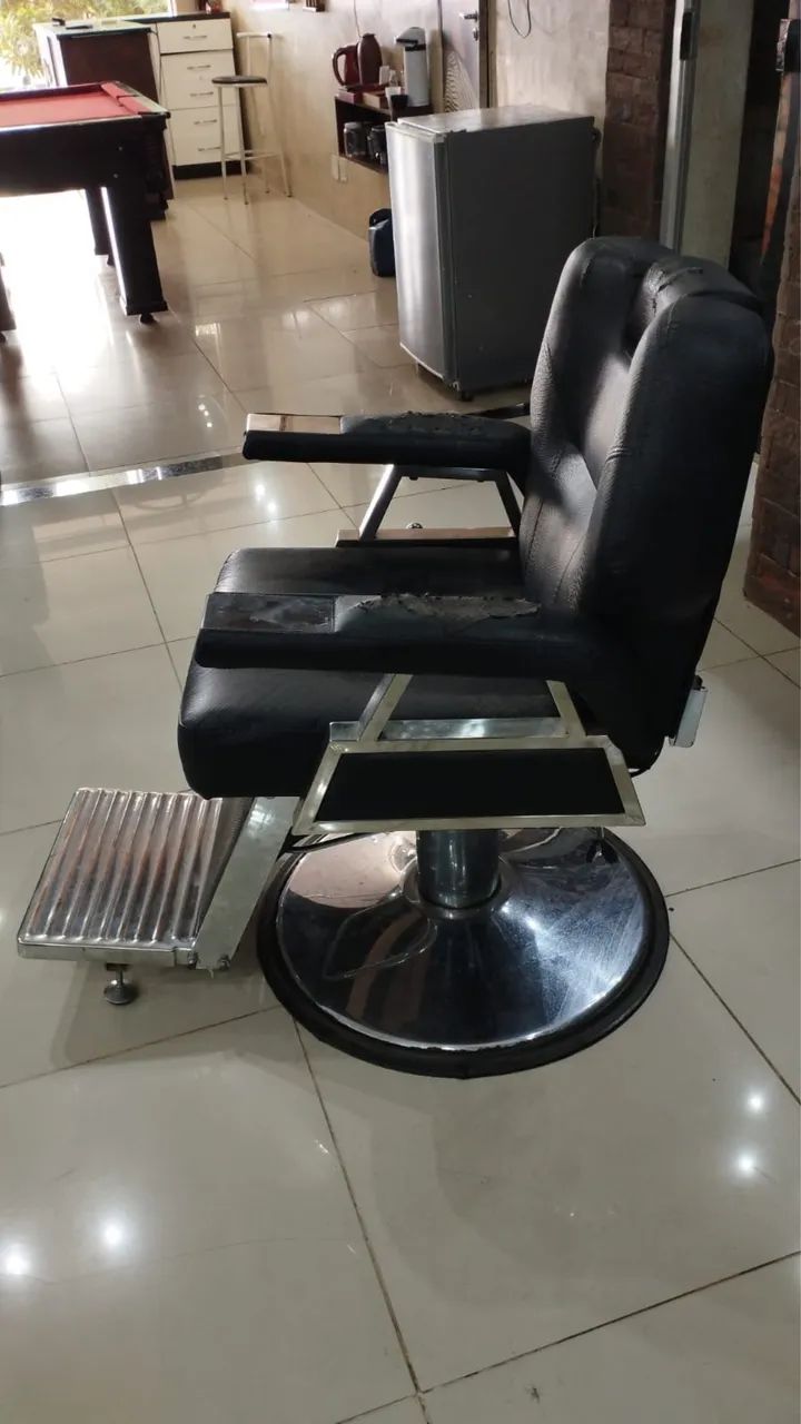 Vendo cadeira de barbeiro  - Foto 5