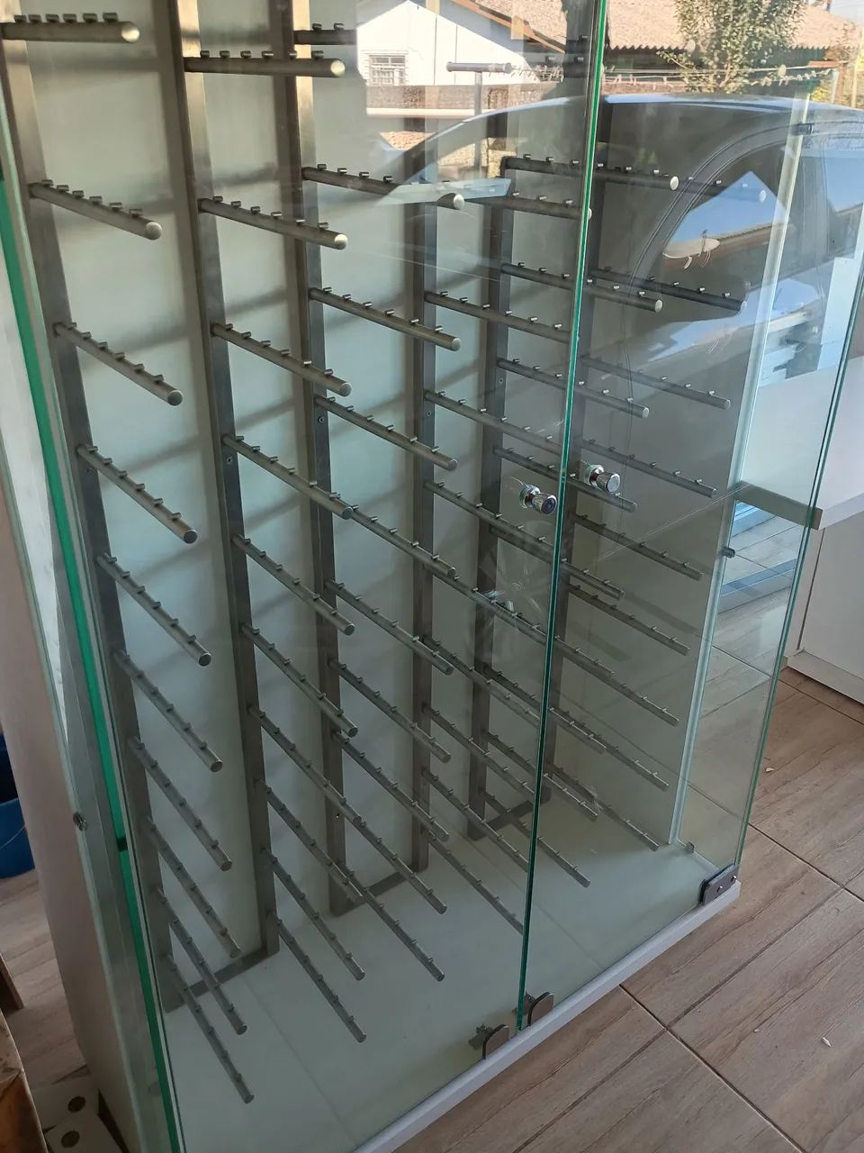 Armário com expositor de vinho  - Foto 6