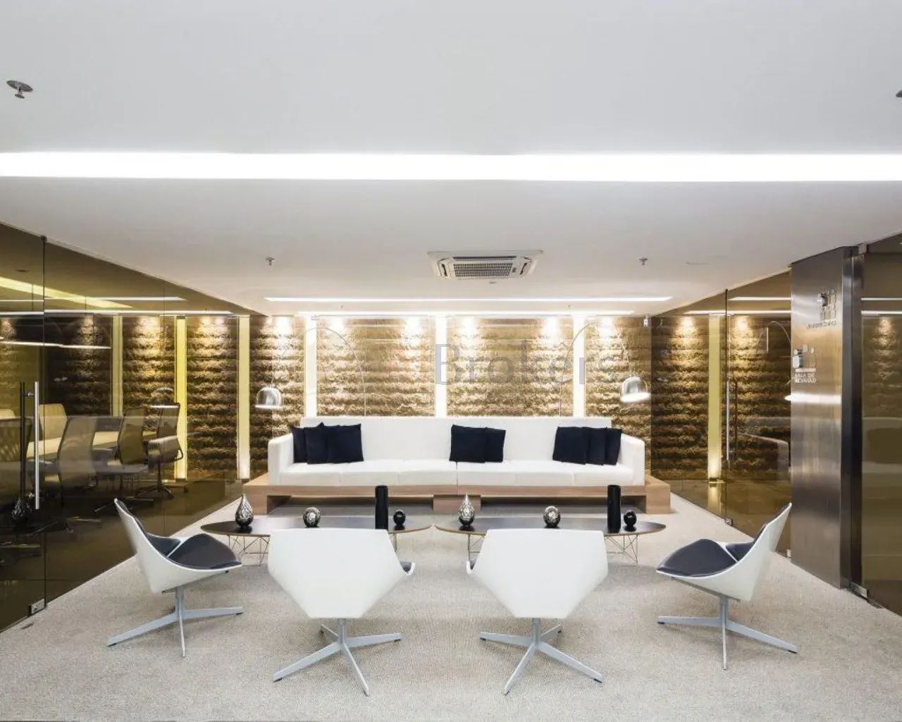 Sala Comercial à Venda e Aluguel em Praia de Belas - Foto 8