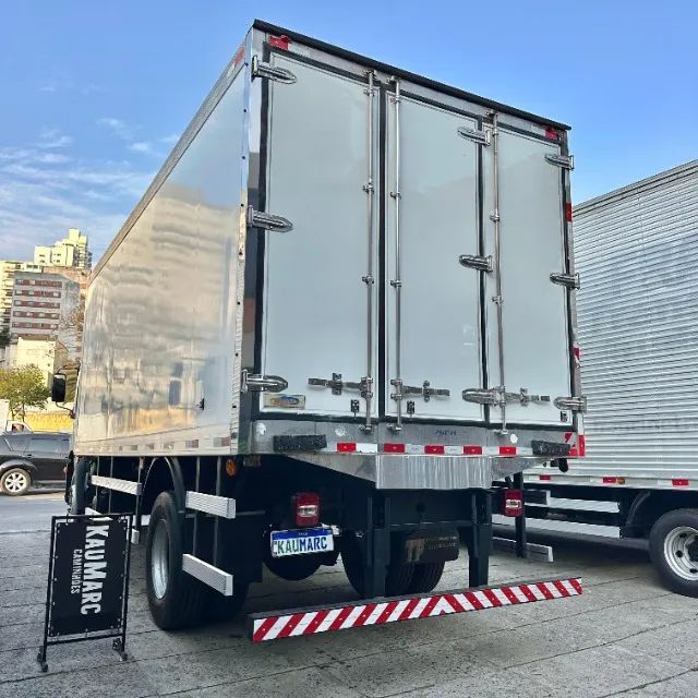 Vw 17.230 Ano 2017 Constellation 4x2 Baú Refrigerado - Foto 4