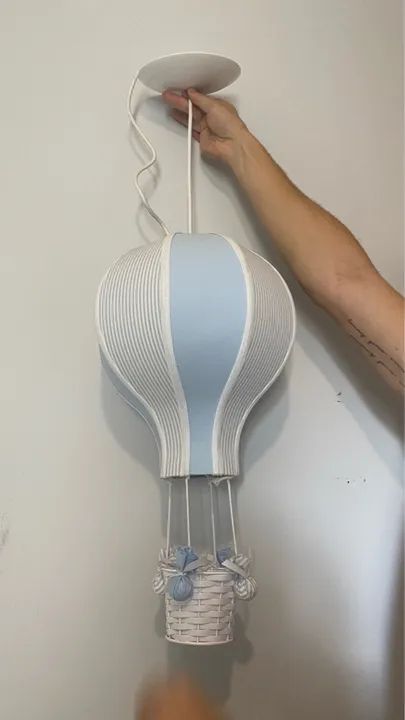 Lustre infantil balão azul 