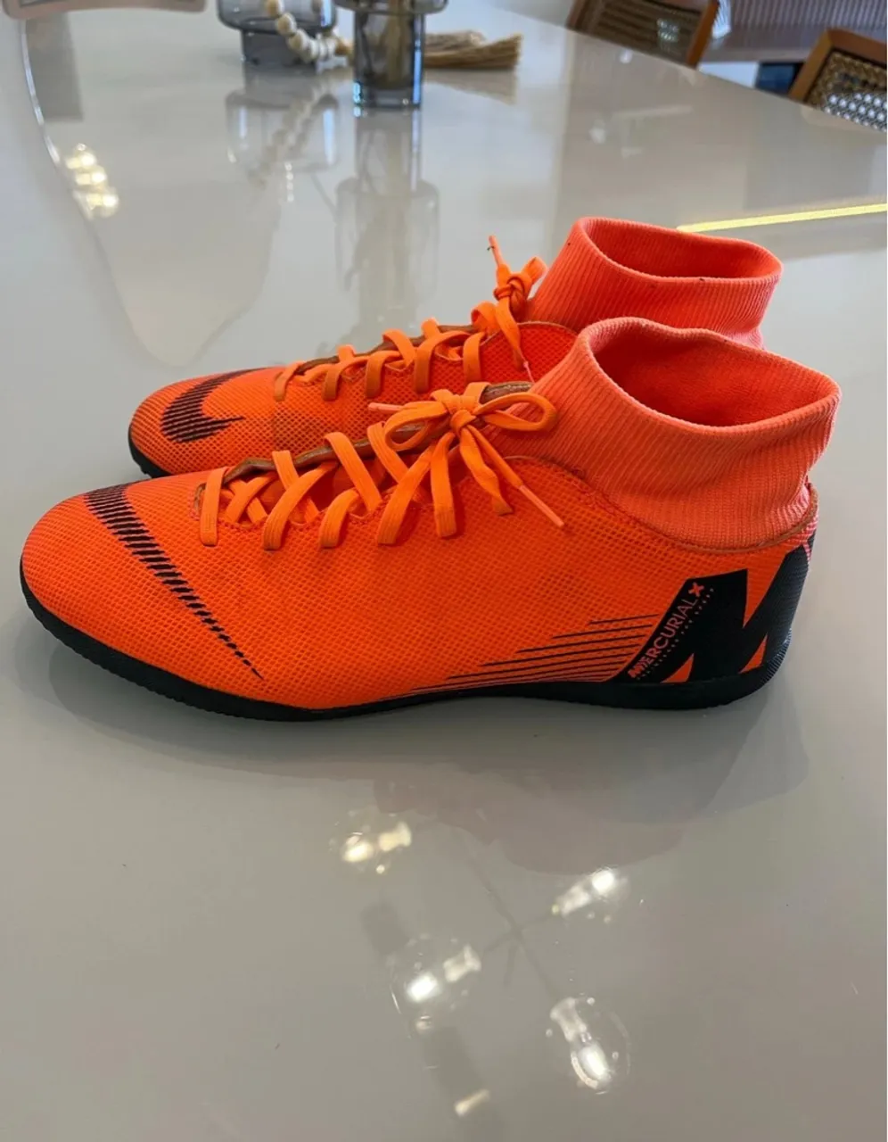 chuteira botinha nike mercurial superfly vi club ic futsal laranja