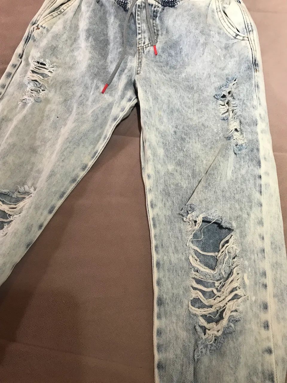 Calça jeans jogger destroyed - Foto 3