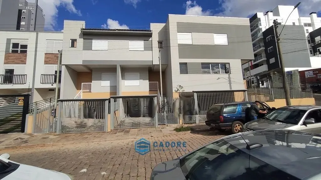 SOBRADO TRIPLEX TRÊS DORMITÓRIOS NO COLINA SORRISO