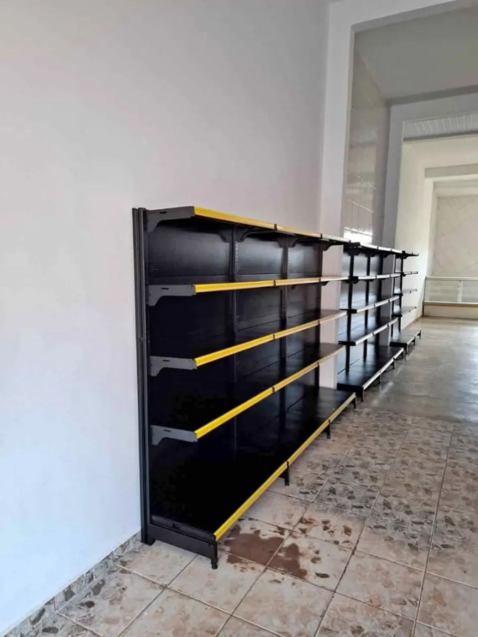 GONDOLAS DE PAREDE PARA COMERCIO 