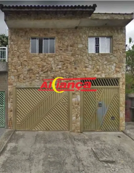 Casa para alugar com 2 quartos, sala, cozinha, armários embutidos, fogão, quintal com chur