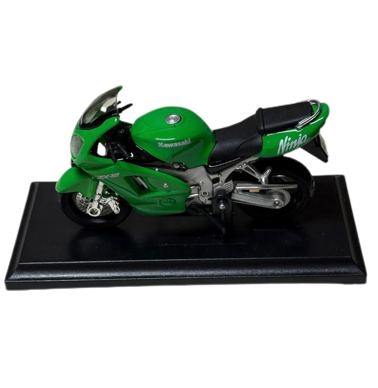 Miniatura Moto Kawasaki Ninja ZX-12 - Maisto 1:18 - Hobbies e