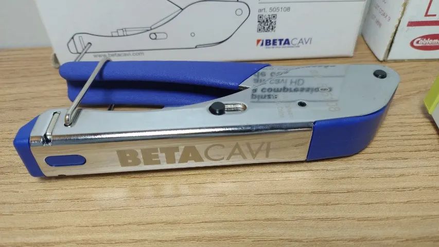 Kit Decapador E Alicate Betacavi Para Cabos Hd Sdi - Foto 3