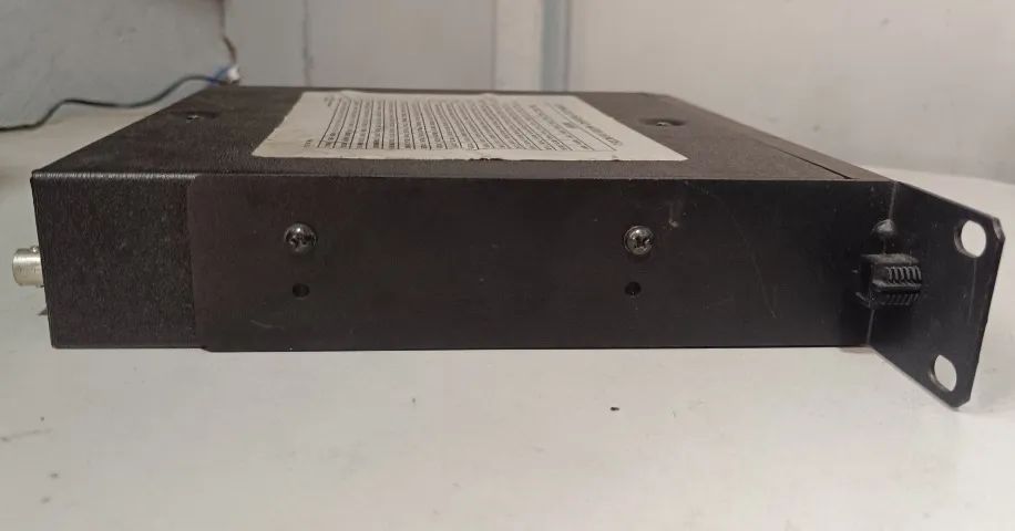 Central Microfone Sem Fio Shure Uc4 Made In Usa Ótimo Estado - Foto 3