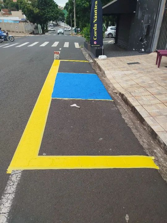 Pintura de demarcação e letras - Foto 5
