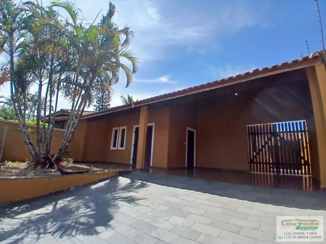 Casa para Locação em Peruíbe, Jardim Imperador, 2 dormitórios, 1 suíte, 2 banheiros, 2 vag
