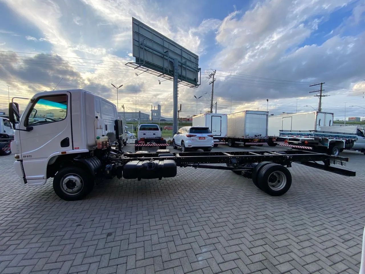 Mercedes-Benz Accelo 815 (Cabine Bolha) Apenas 37.000 Km 2019 - Foto 5