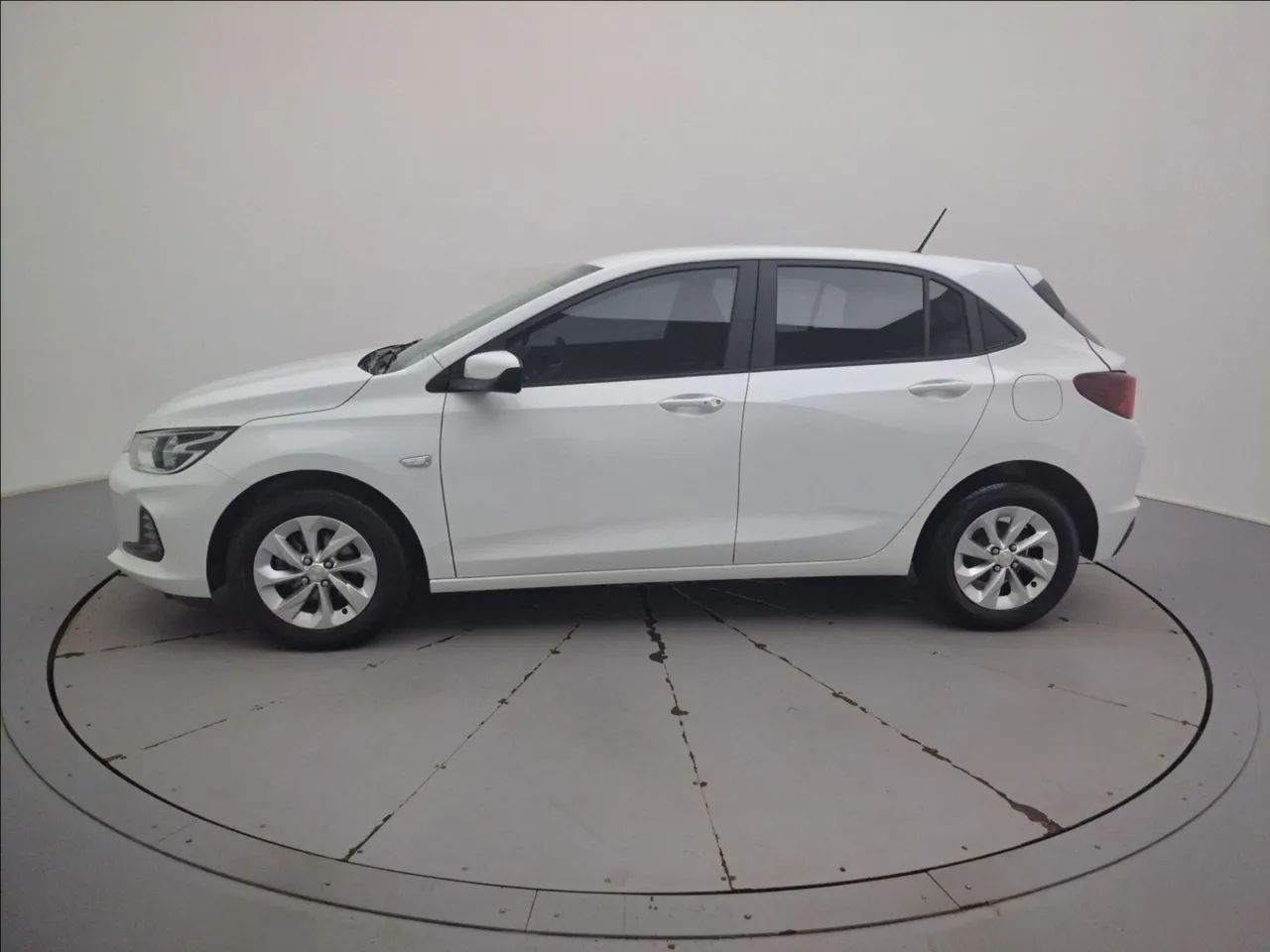 Chevrolet Onix Hatch 1.0 12V Flex Mec. 4P, foto 2 de 18