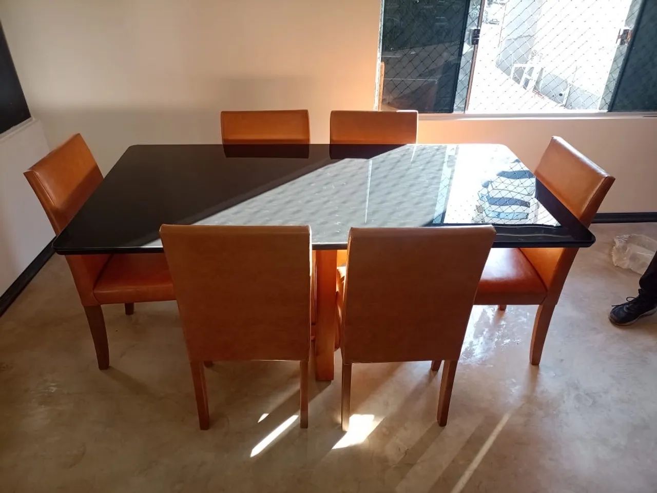 Mesa de Jantar com 6 Cadeiras em Couro ecológico de madeira  - Foto 3