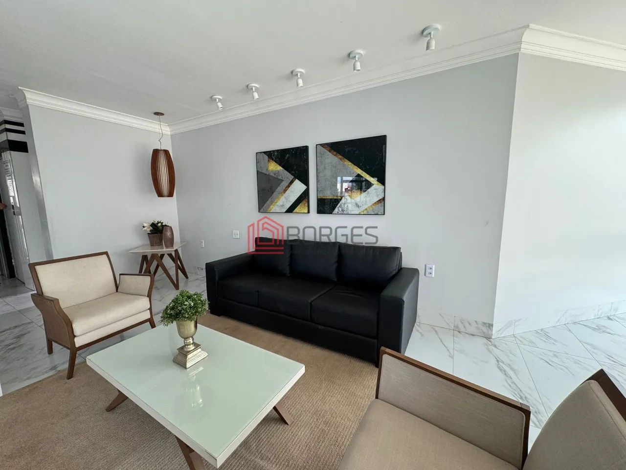 Apartamento Padrão - 03 quartos sendo uma suíte - Foto 2