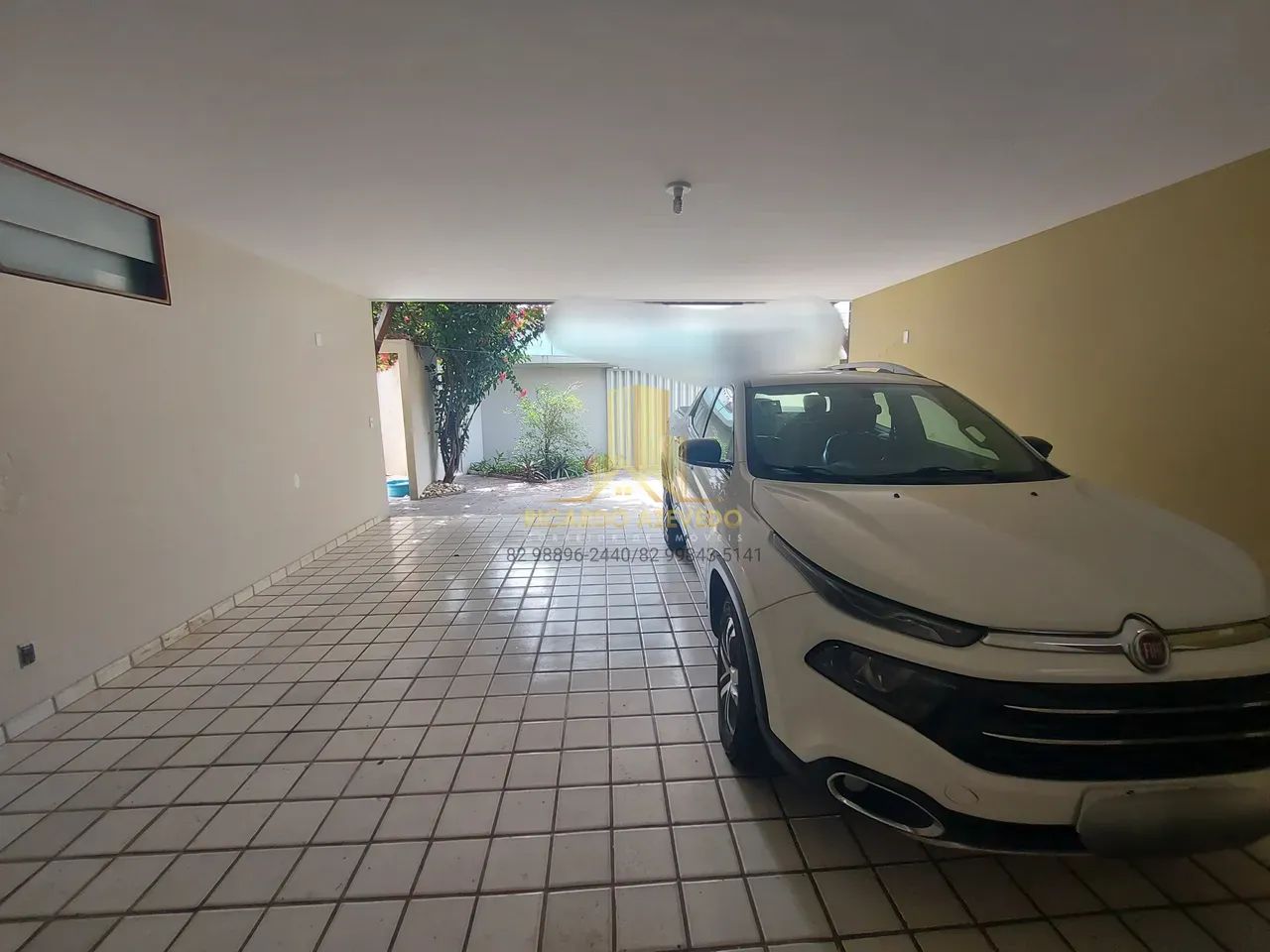 Bairro Jatiúca, Casa para locação comercial. Dois pavimentos, jardim, varanda, móveis plan - Foto 2