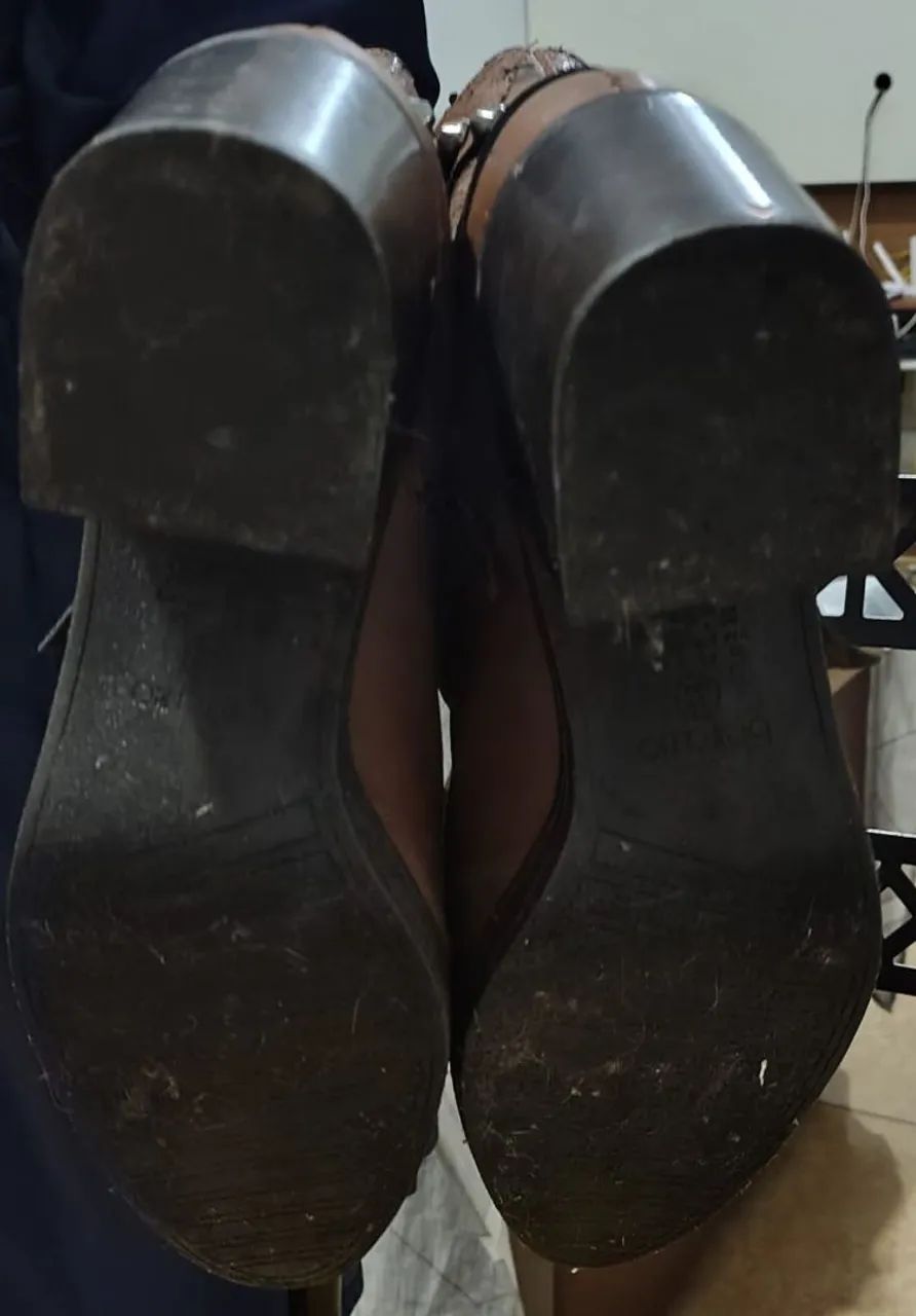 Bota Feminina Marrom com Detalhes - Foto 2