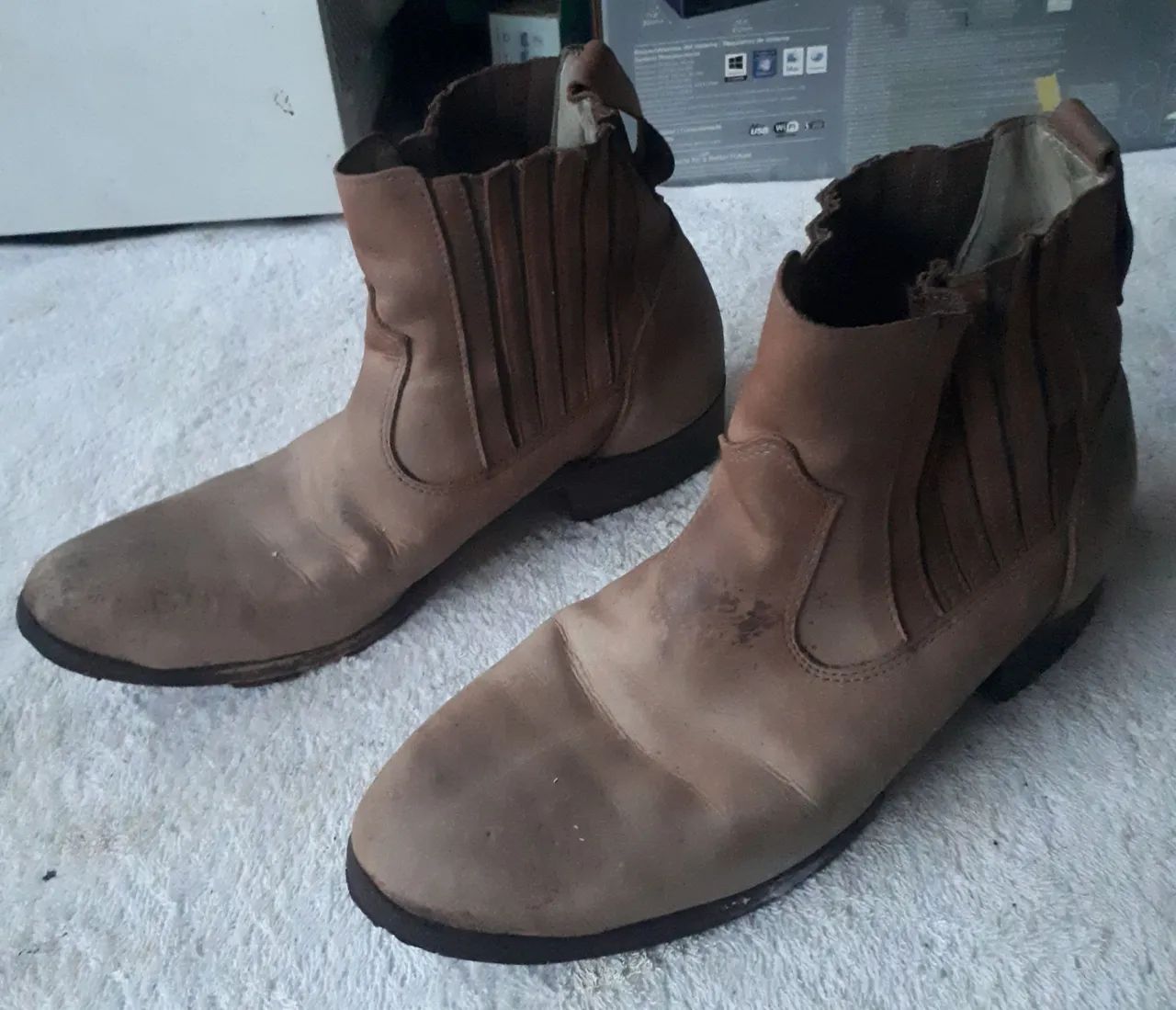 Botina de cano curto marrom 40 usada - Foto 2